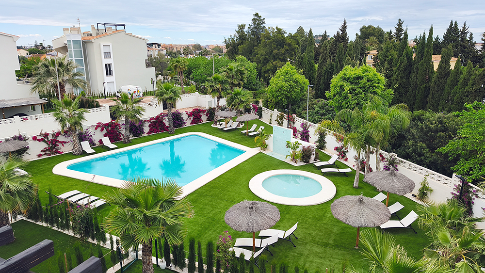 Appartement met privetuin in La Sella, Denia