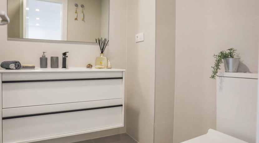 Appartement met privetuin in La Sella, Denia