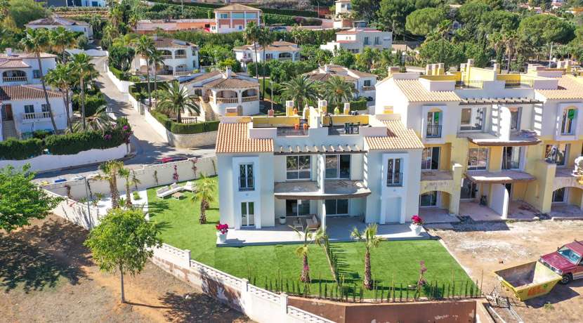 Appartement met privetuin in La Sella, Denia