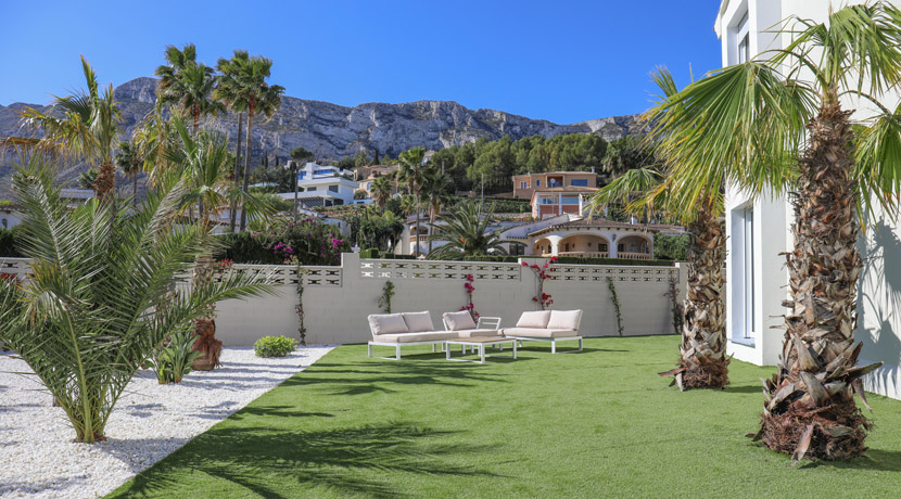 Appartement met privetuin in La Sella, Denia