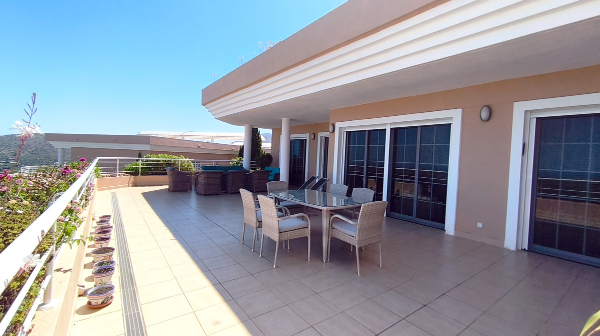 Appartement met zeezicht in La Sella