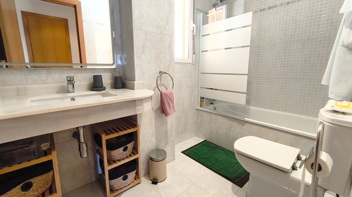 Appartement met zeezicht in La Sella