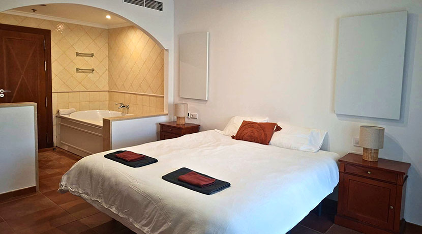 Appartement aan golfbaan in La Sella