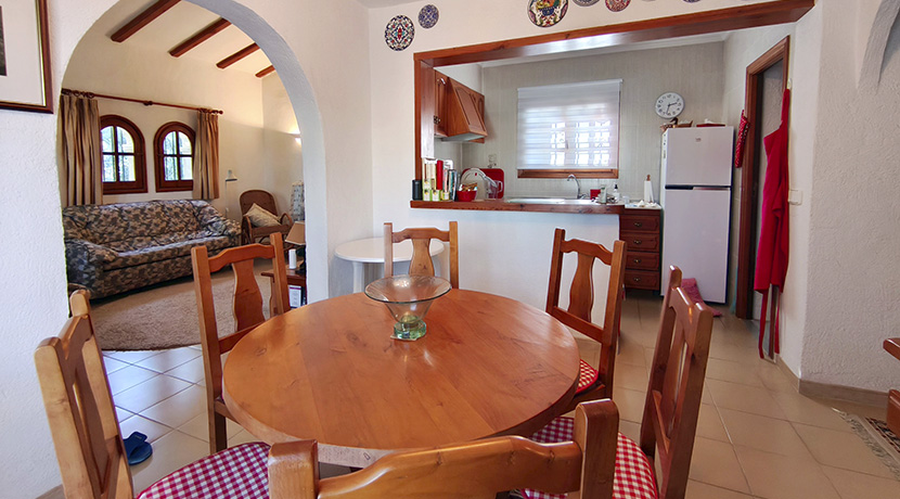 Bungalow met tuin in La Sella