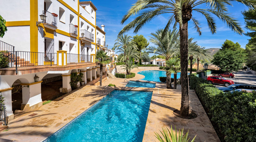 Bungalow met tuin in La Sella