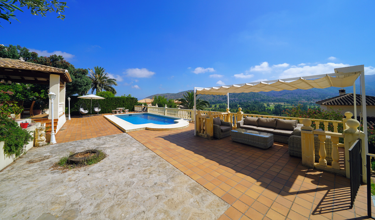 Villa met golfzicht in La Sella