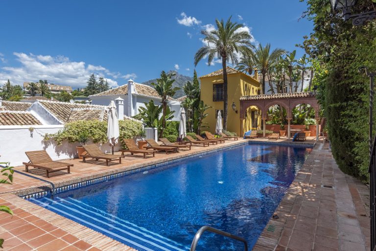 Casa Casares