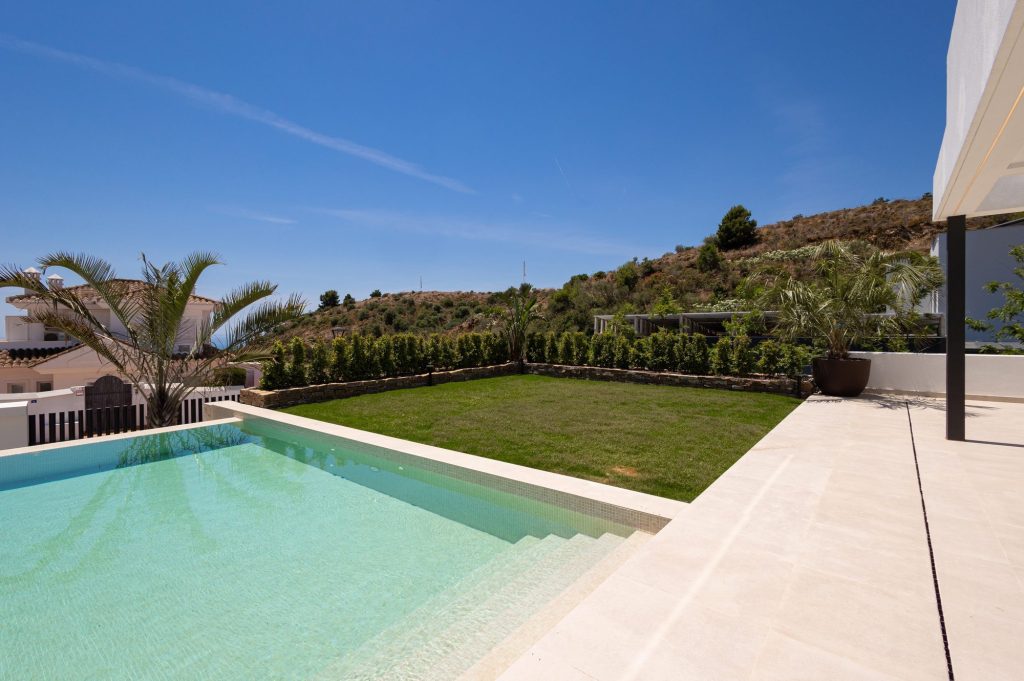 Higuerón Hills Collection